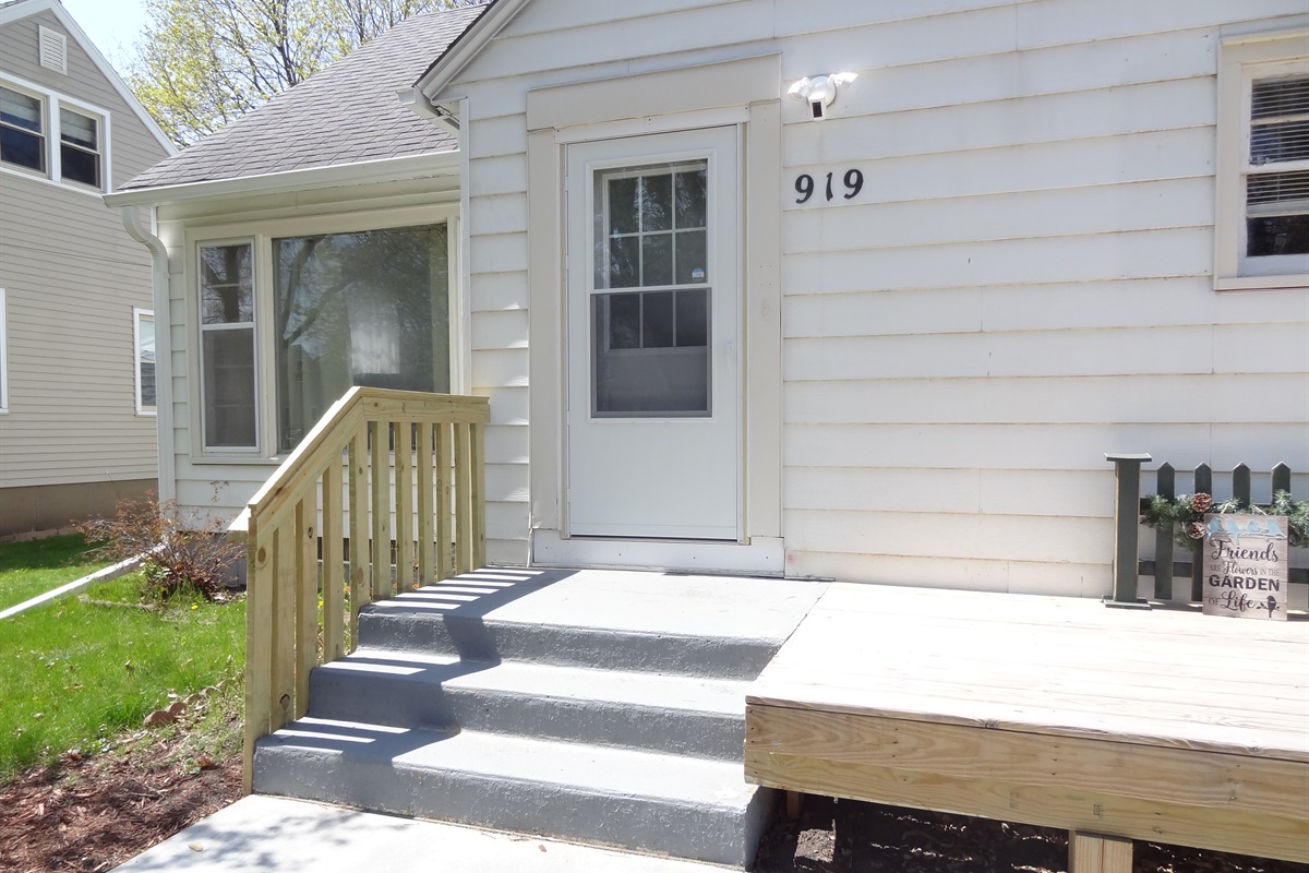 Four steps at the front entry