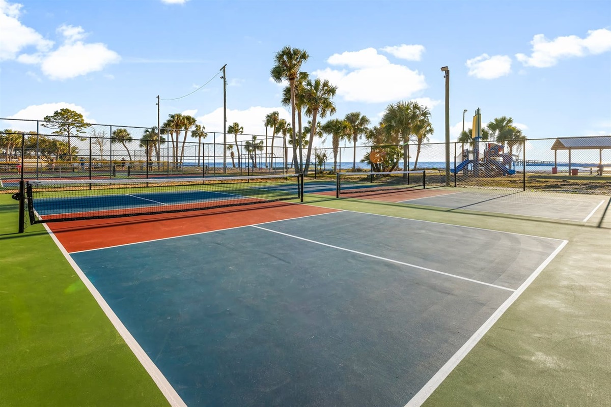 Bright public pickleball court just a short drive from the home. 
