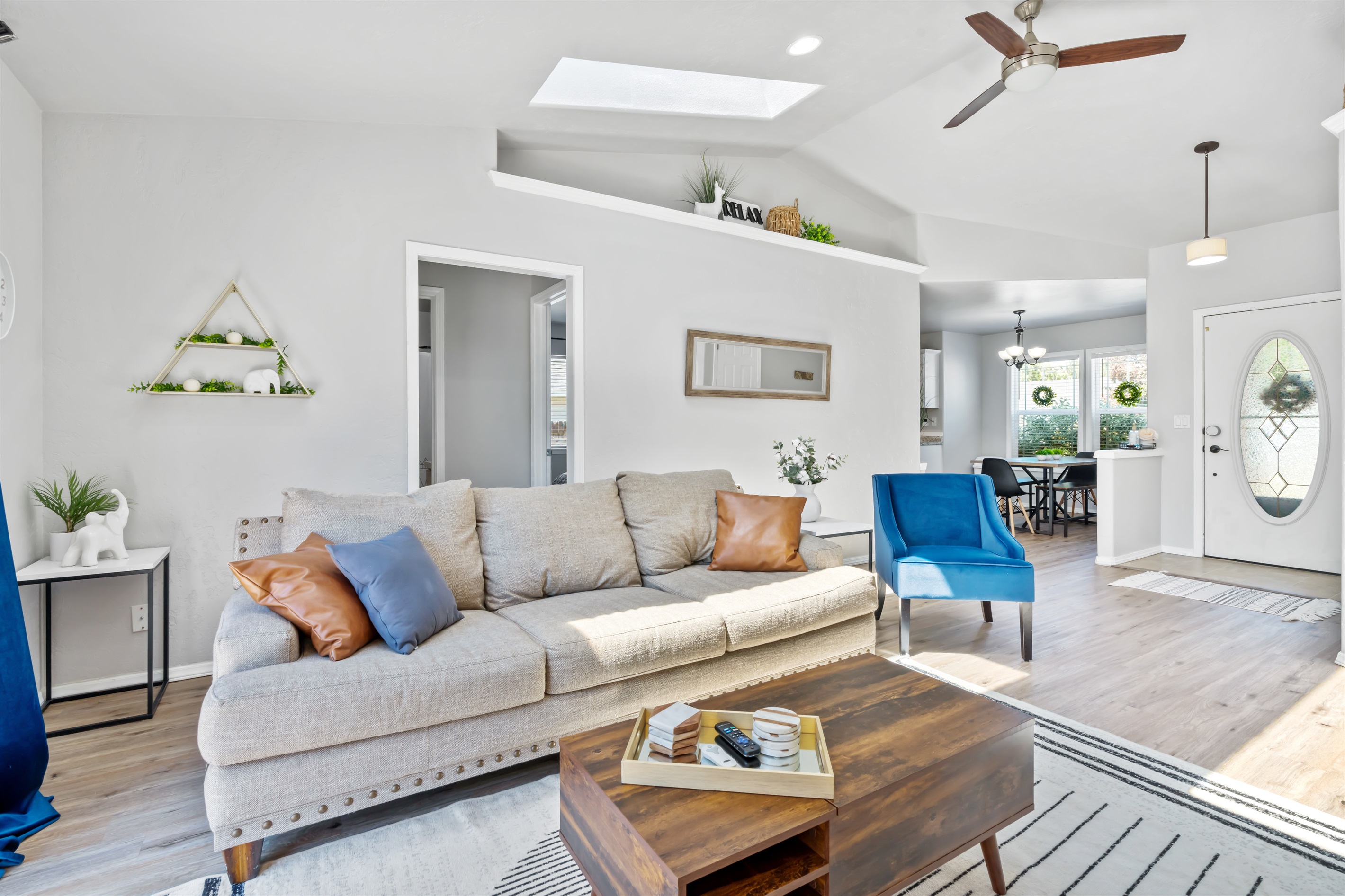 South Nampa, Large yard, BBQ, Skylights, Sleeps 10 2