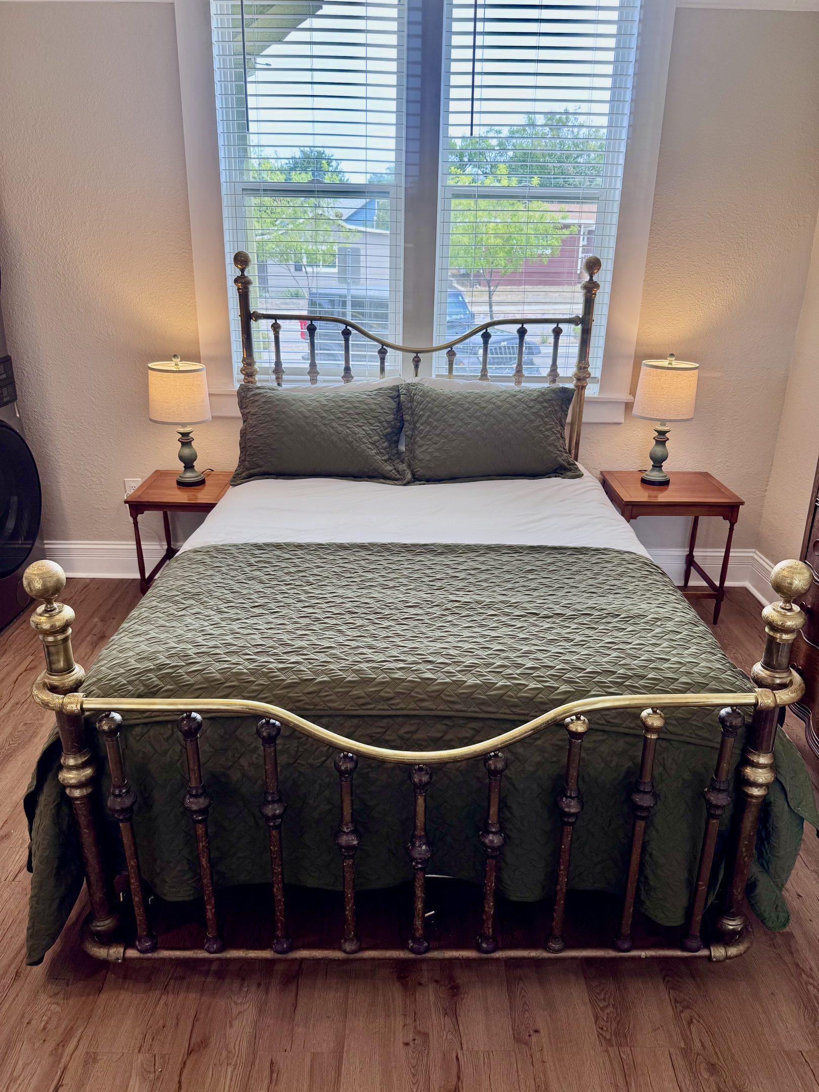 Your cozy bedroom retreat awaits. Unwind in a plush Queen bed after a day of exploring Prescott.