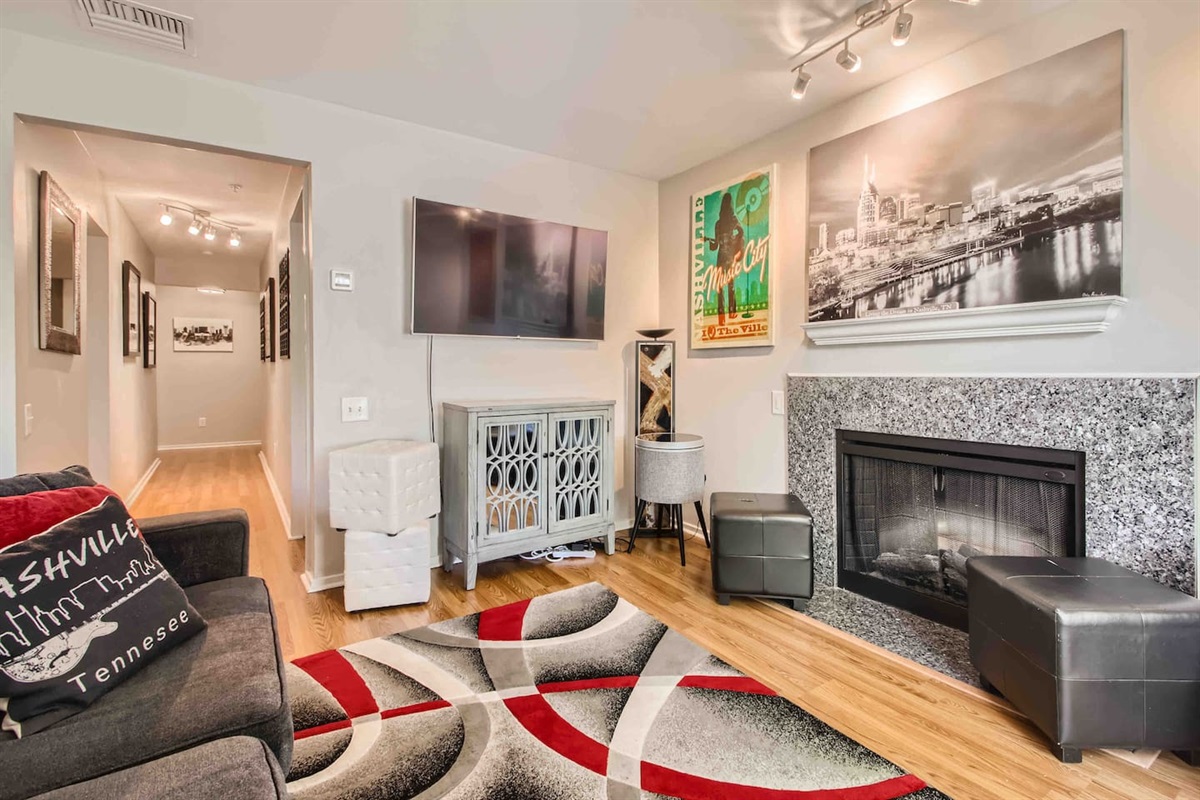 Spacious living room for all to enjoy!