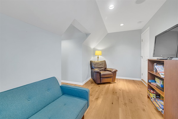 bedroom 4 extra lounging area