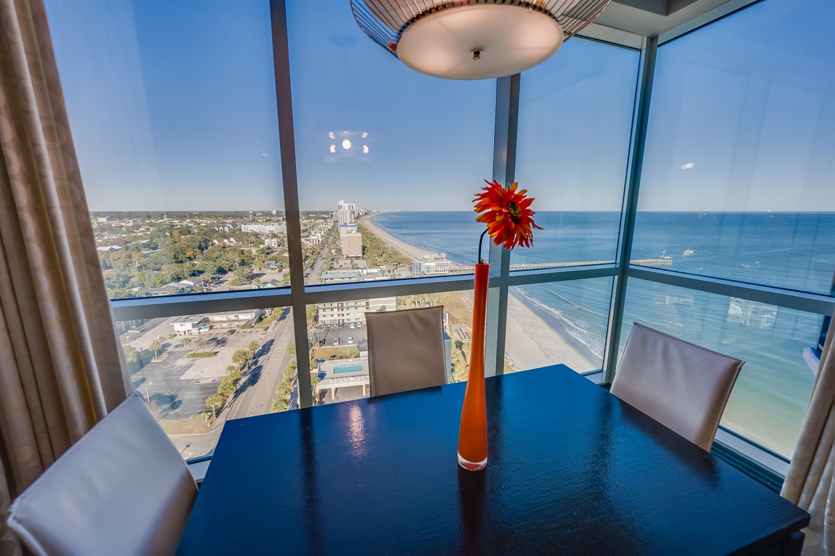Living Room with Stunning Views🌊☀️