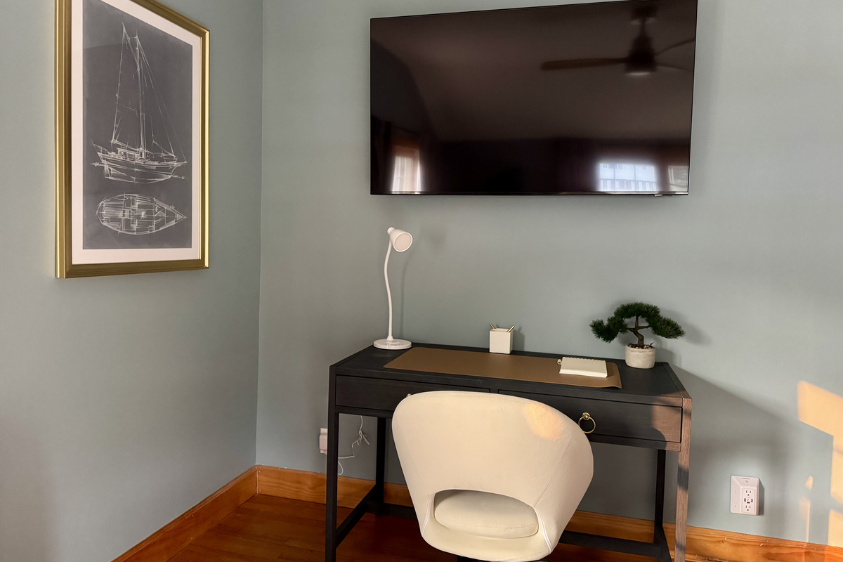 Need to catch up on work? Enjoy a dedicated workspace with fast Wi-Fi.