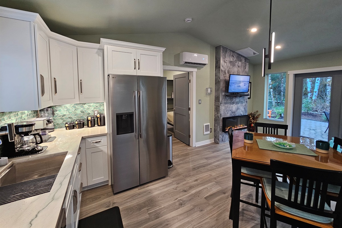 11-pc stainless cookware set, all major appliances, glassware, cocktail and wine glasses, a wide assortment of utensils and bakeware, espresso maker, infant dishes, and supplied staples make meal prep a breeze at Alder Falls.