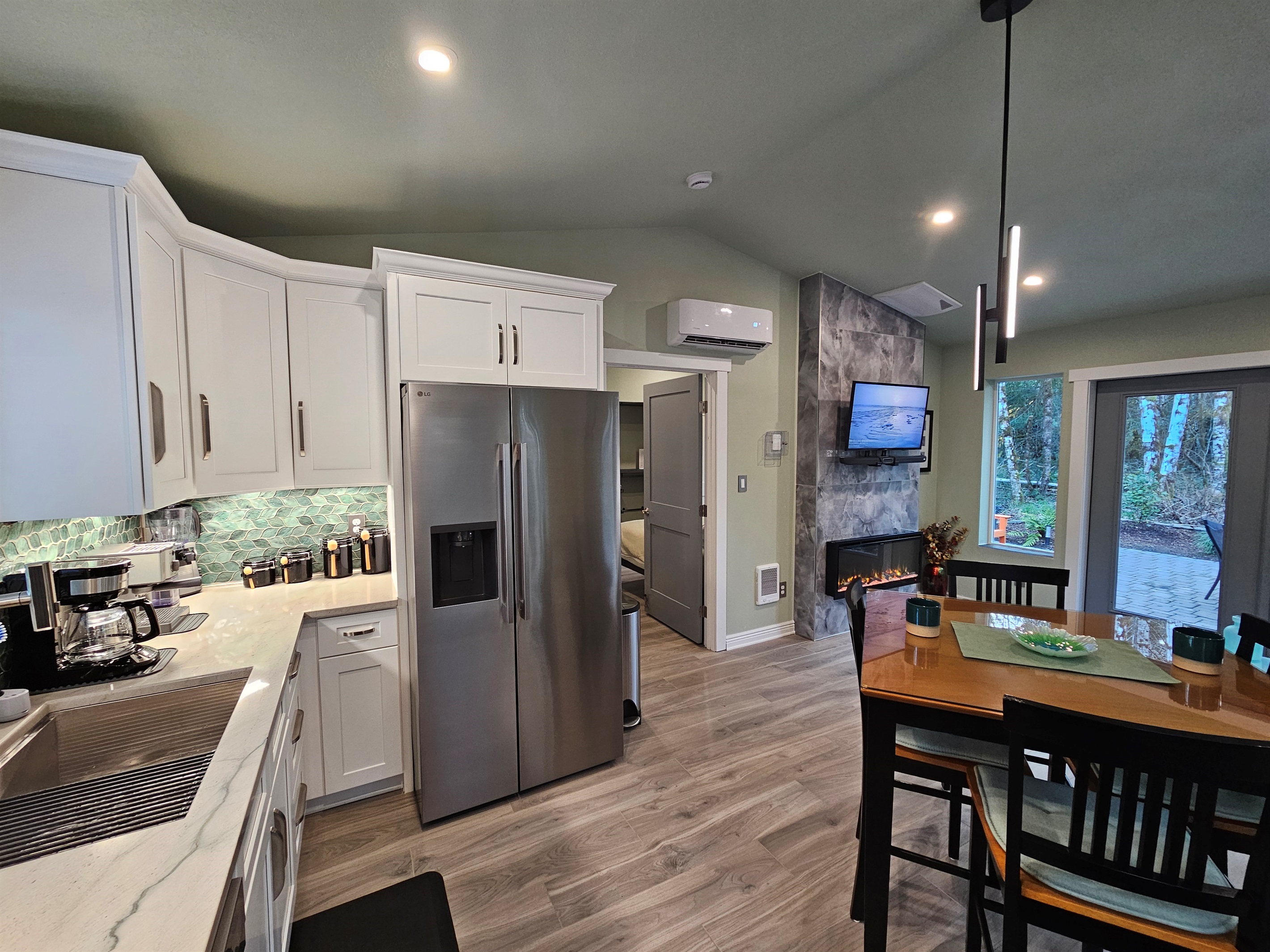 11-pc stainless cookware set, all major appliances, glassware, cocktail and wine glasses, a wide assortment of utensils and bakeware, espresso maker, infant dishes, and supplied staples make meal prep a breeze at Alder Falls.