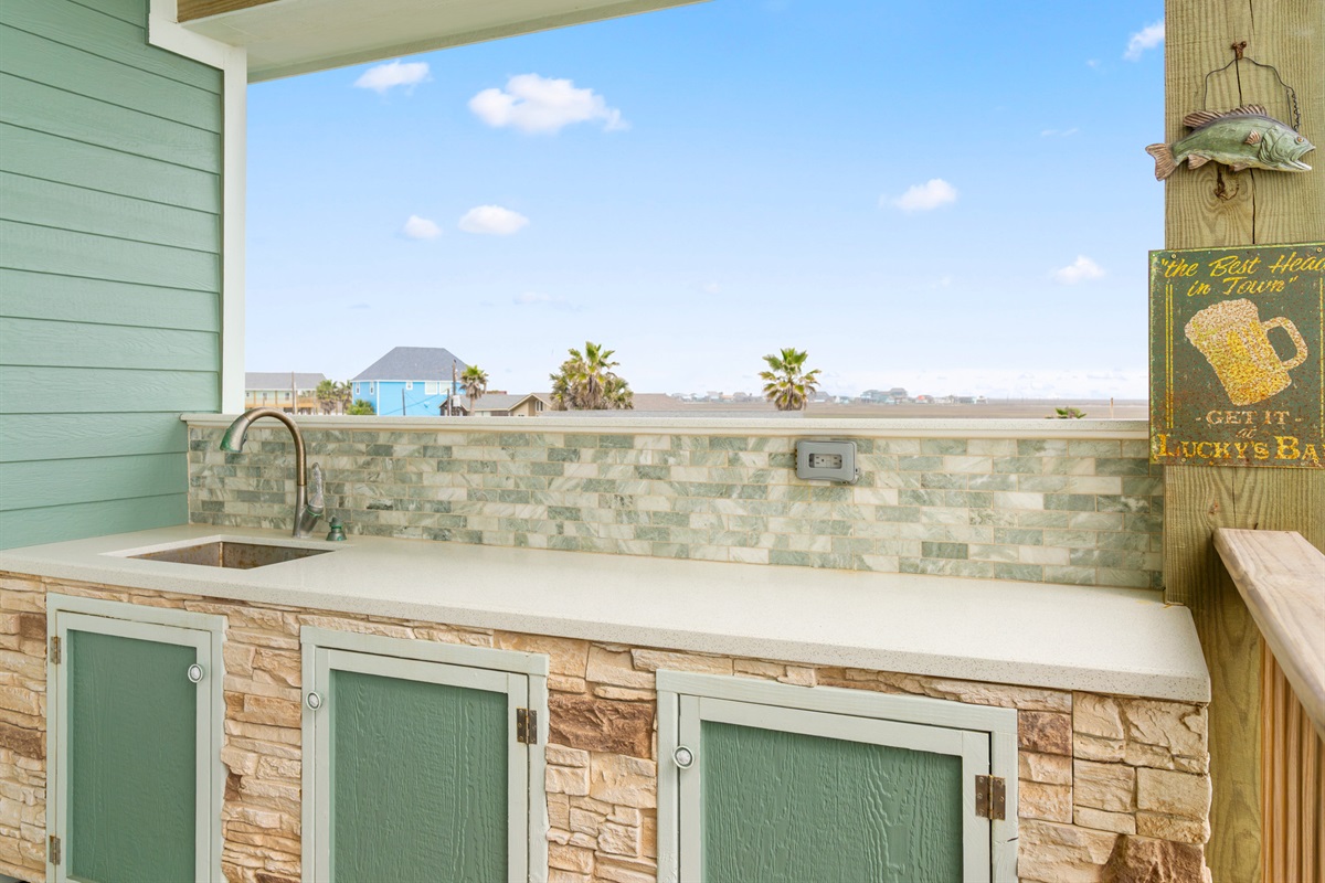 Outdoor sink