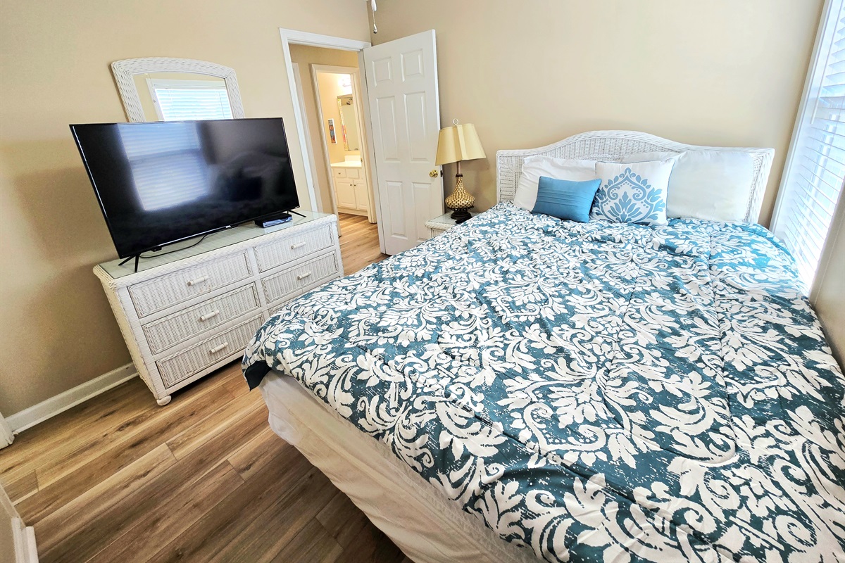 2nd Primary Bedroom w/ Ensuite