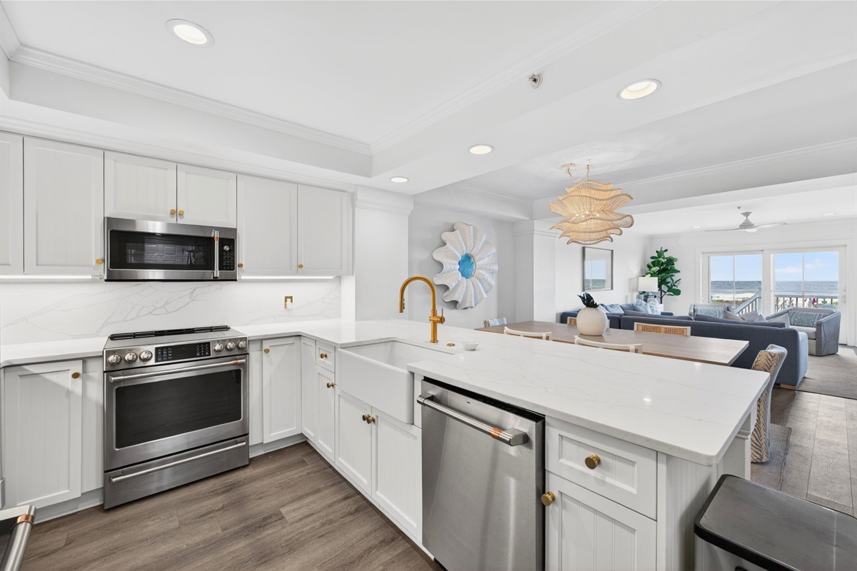 Kitchen | 1006 Ocean Blvd, Isle of Palms, SC | 102 Dunescape | IOP Escapes