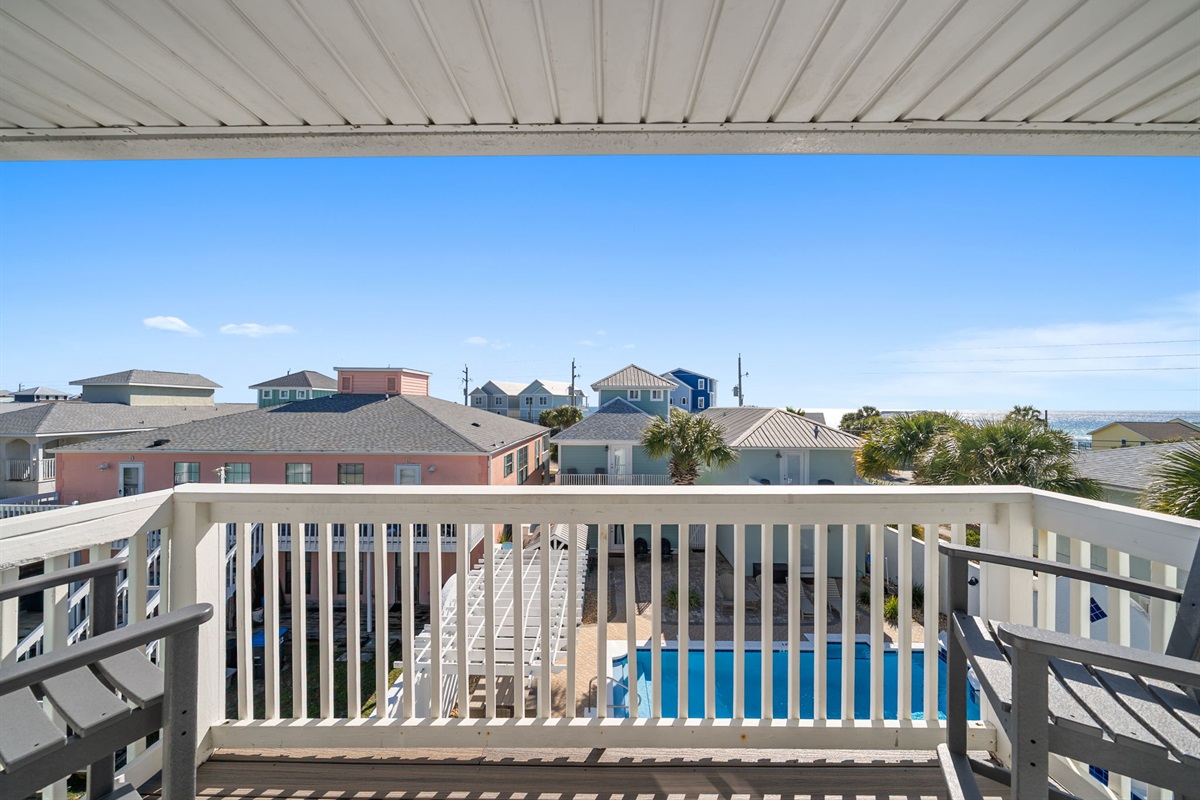 The views from this balcony are wonderful.