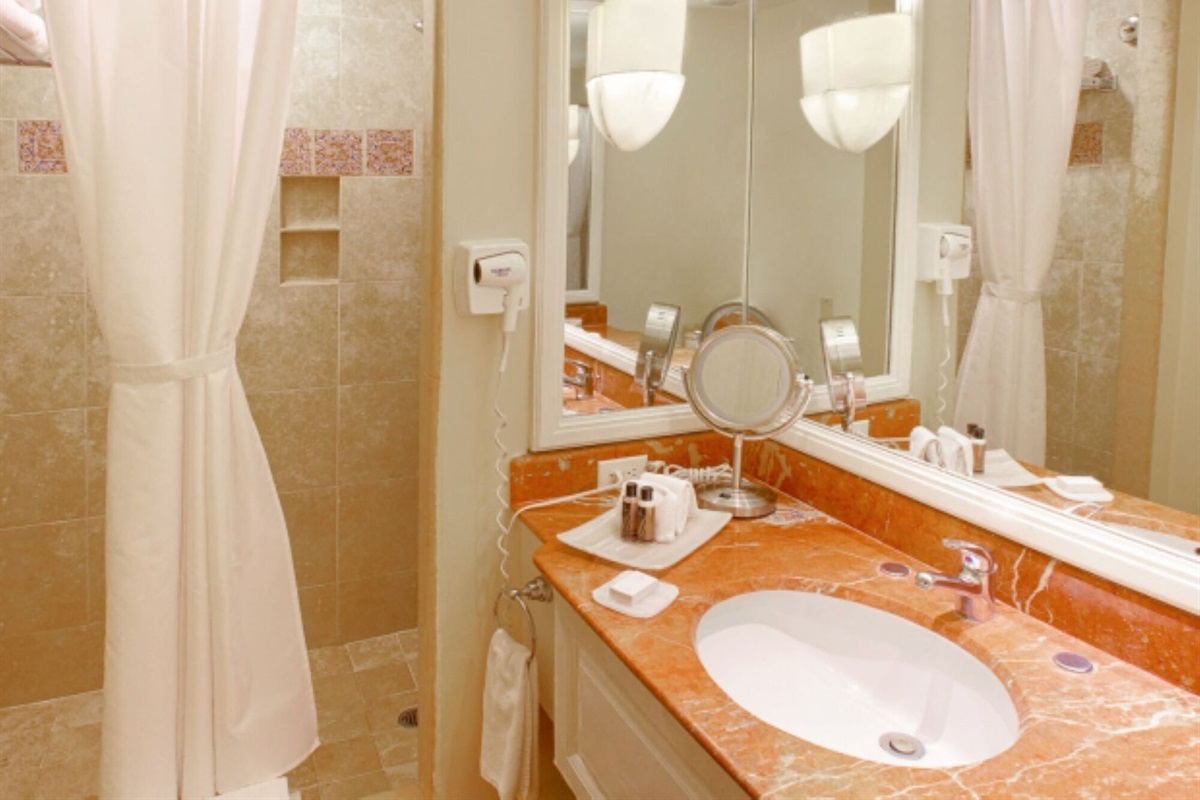 Owner Studio Suite at the Rose, Vacation Travel Exclusives