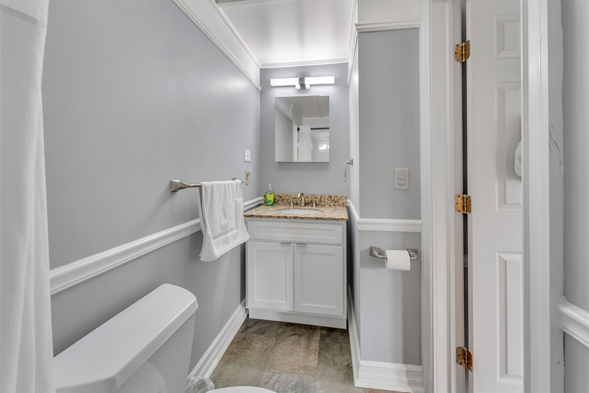 Creamery Apt 9 bath