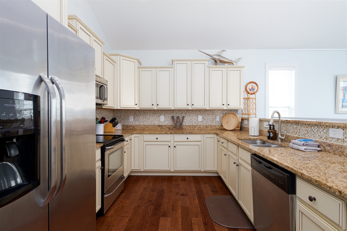 A kitchen with a touch of warmth and elegance!