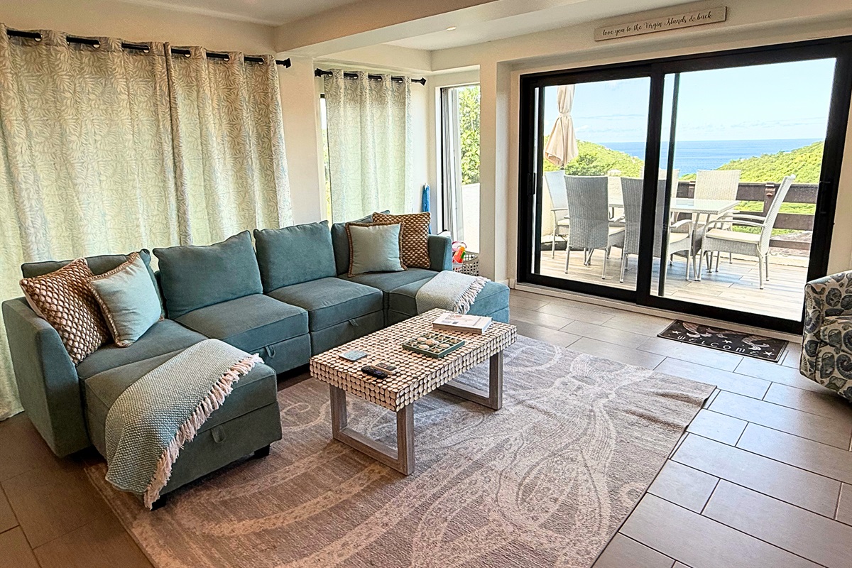 Large living room for everyone to gather