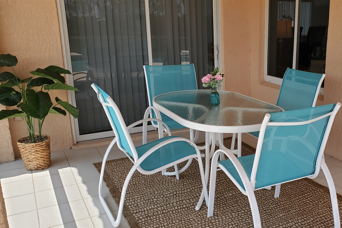 Outdoor seating on Lanai
