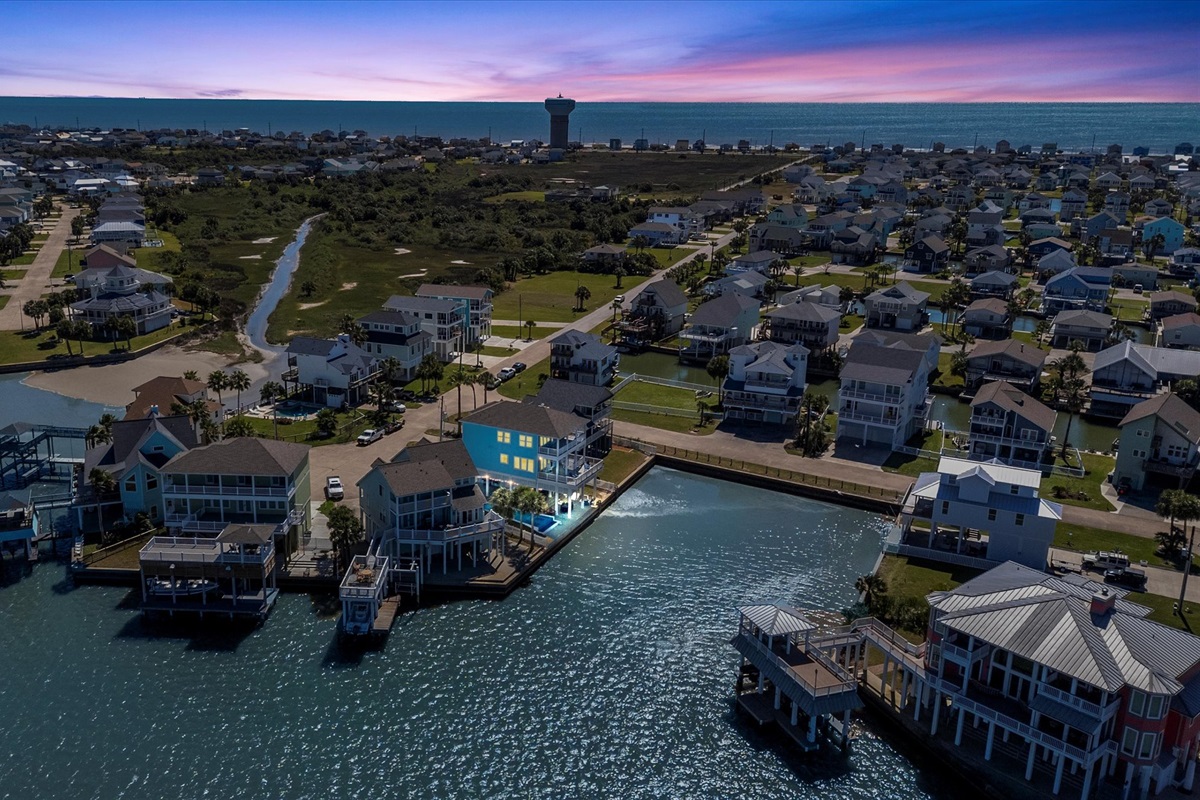830df7d896164fdaa6e4cf2a91aba267 Large | Beachhouse | Texas | TX | Vacation Homes | Galveston | Crystal Beach | Kokomo | Breezy Days | Beachfront Elegance | Sunrise Serenity | Southern Sands Property Management, LLC