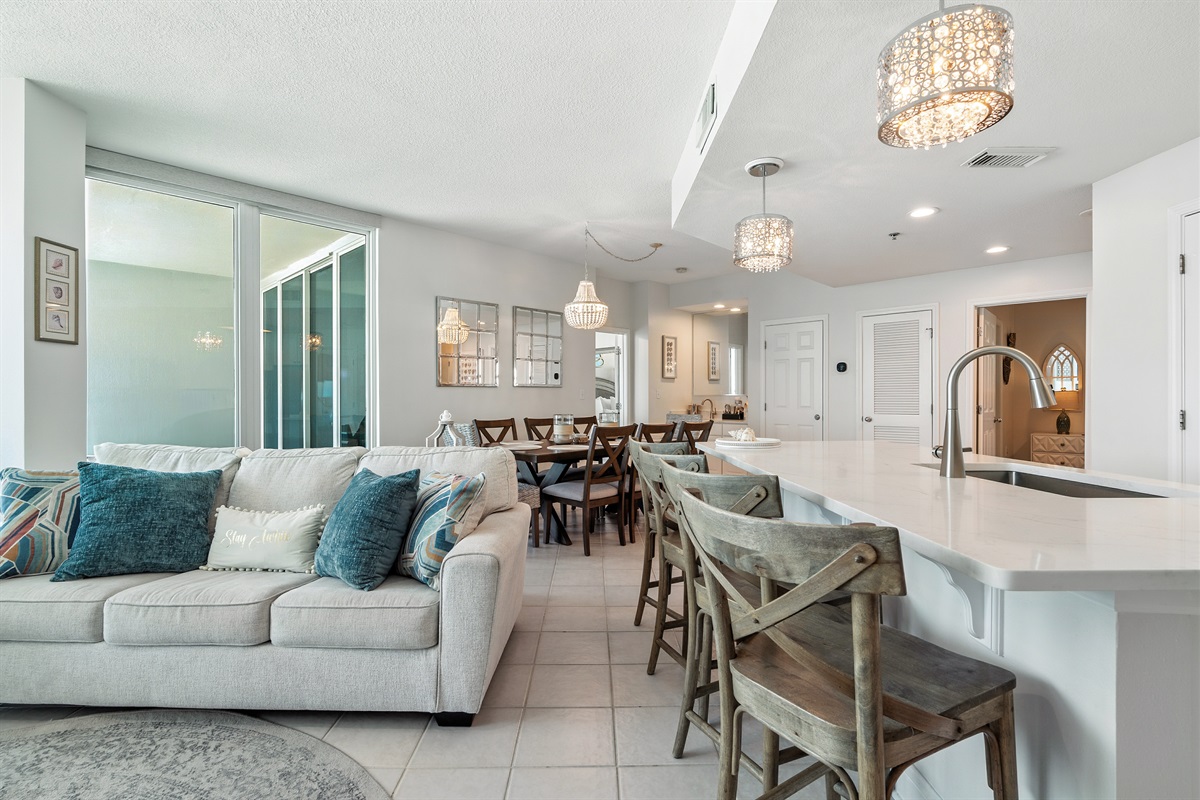 Kitchen/Living Area