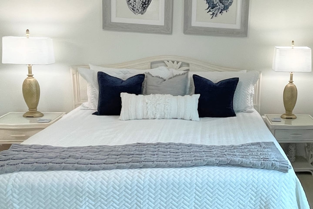 Settle into the king master suite and forget what day it is &mdash; blackout shades, king bed, your own ensuite waiting.