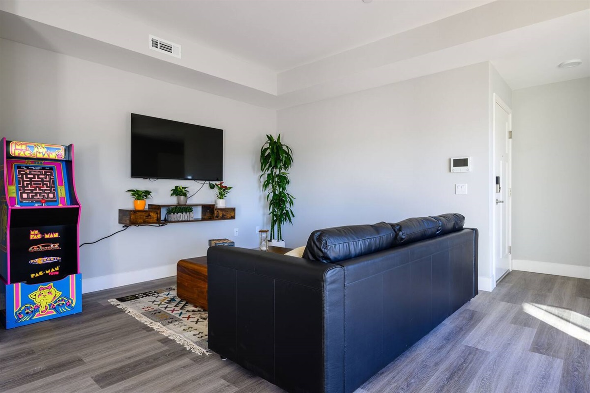 Entertainment center