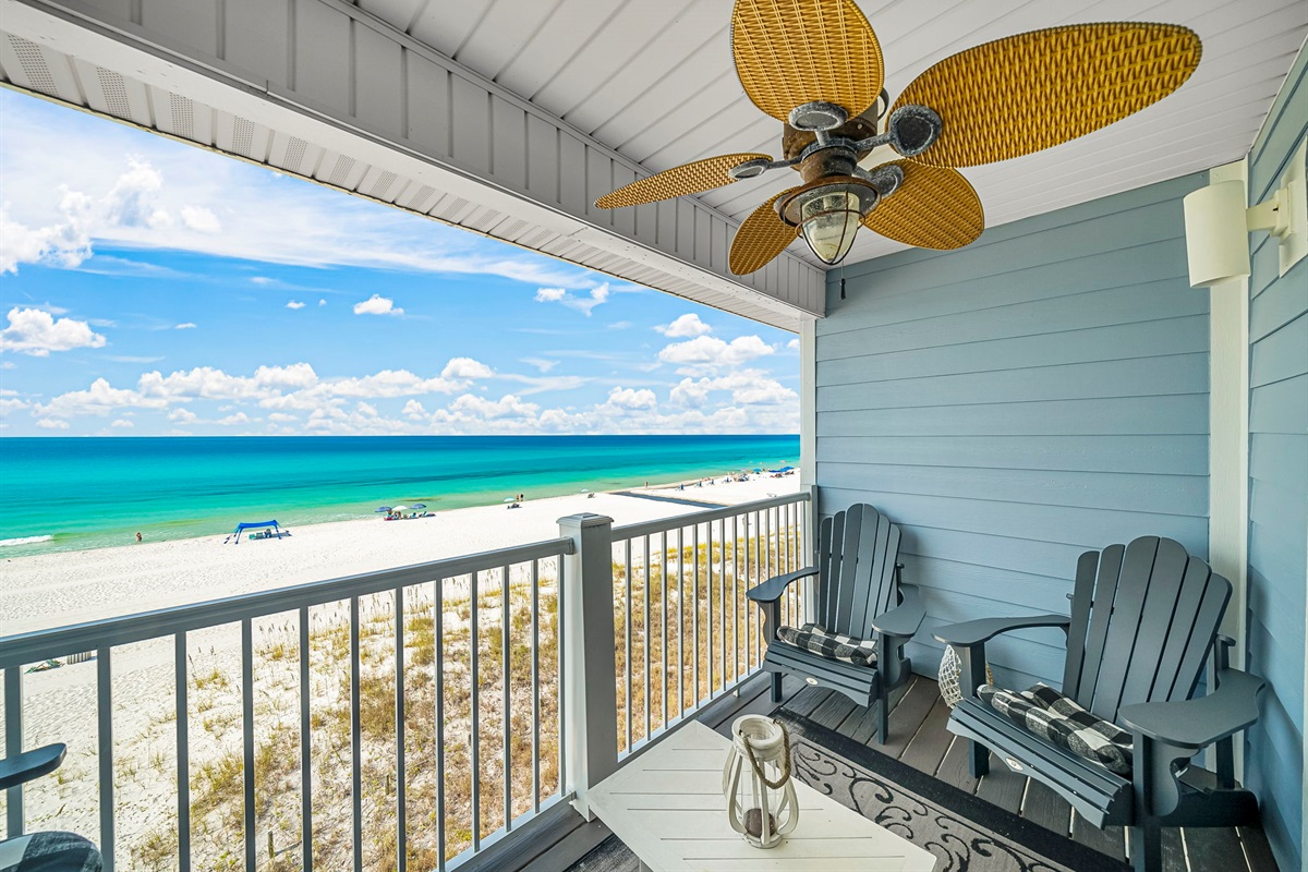 Another beachfront master up top: king bed, private balcony & Jacuzzi tub with panoramic Gulf-views. Luxury at every turn