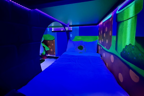 Twin xl bed on the bottom bunk!
