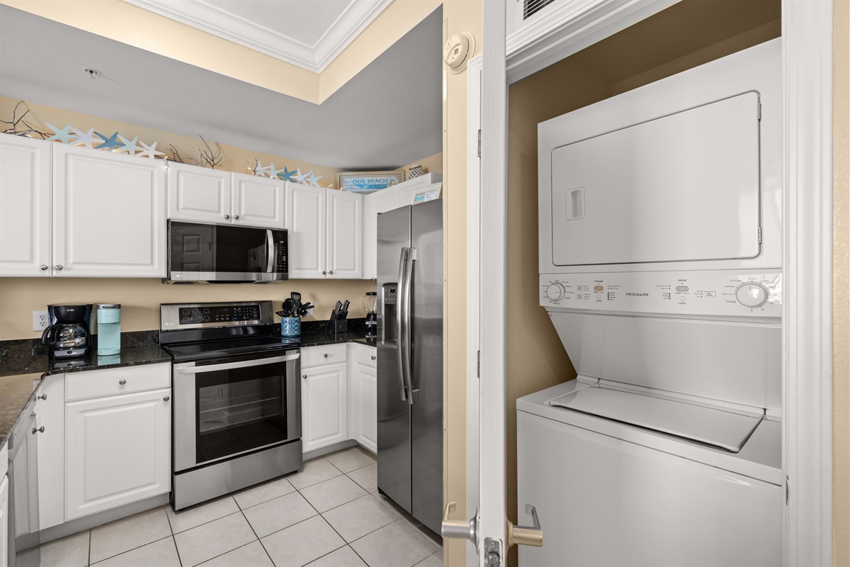Fully Stocked Kitchen | Washer/Dryer