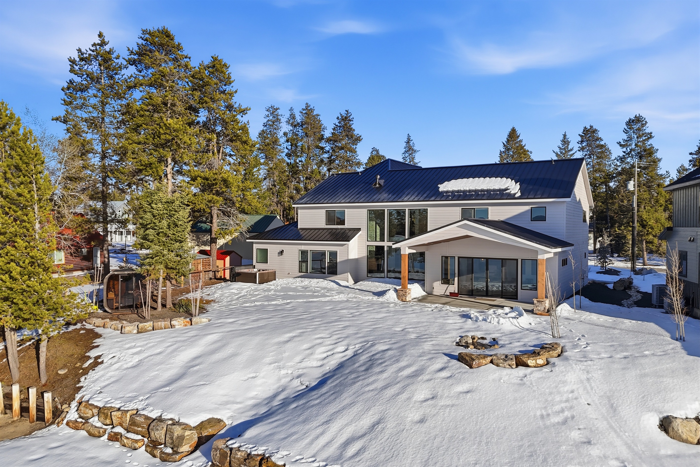 Breathtaking Shoreline Views from This Luxury Mountain Home