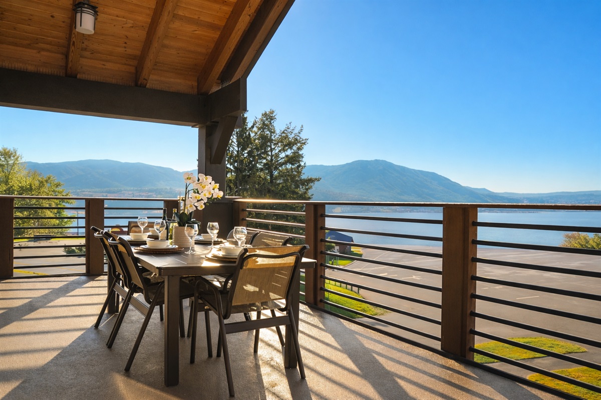 Lake-view condo guaranteed when booking with us