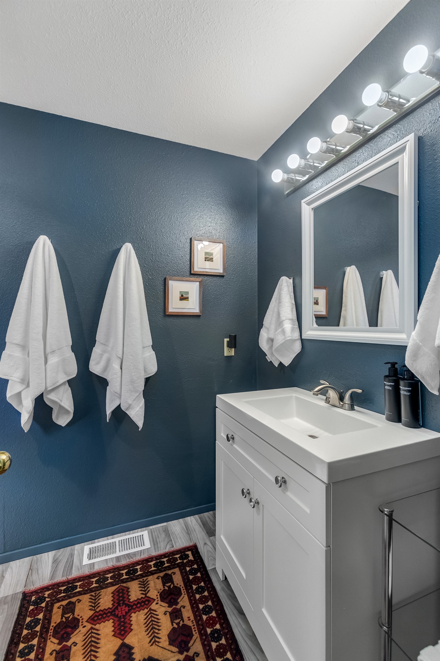 Our ensuite bathroom includes all jury towels and robes are provided for all guests.