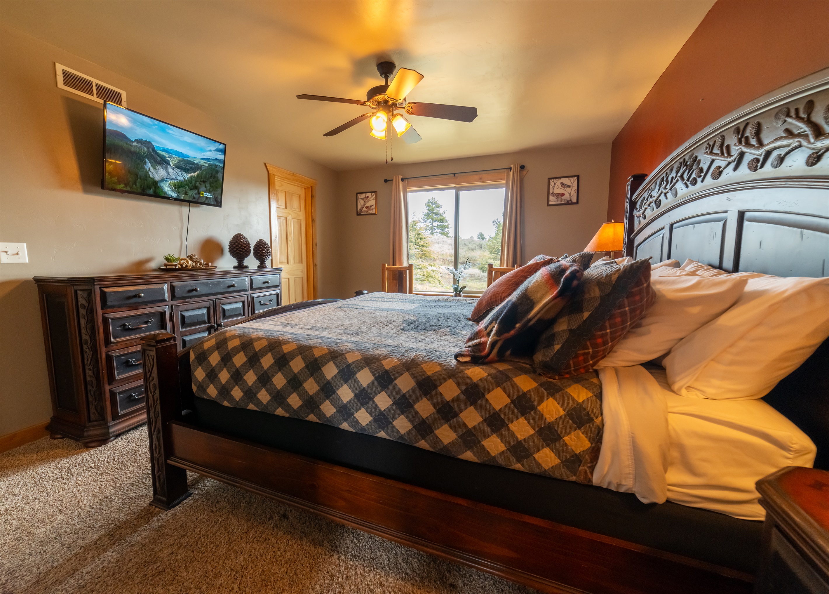 Master suite, King bed