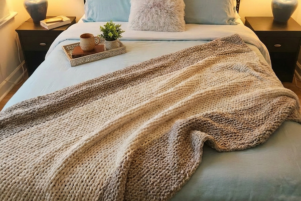 Queen Anne bed