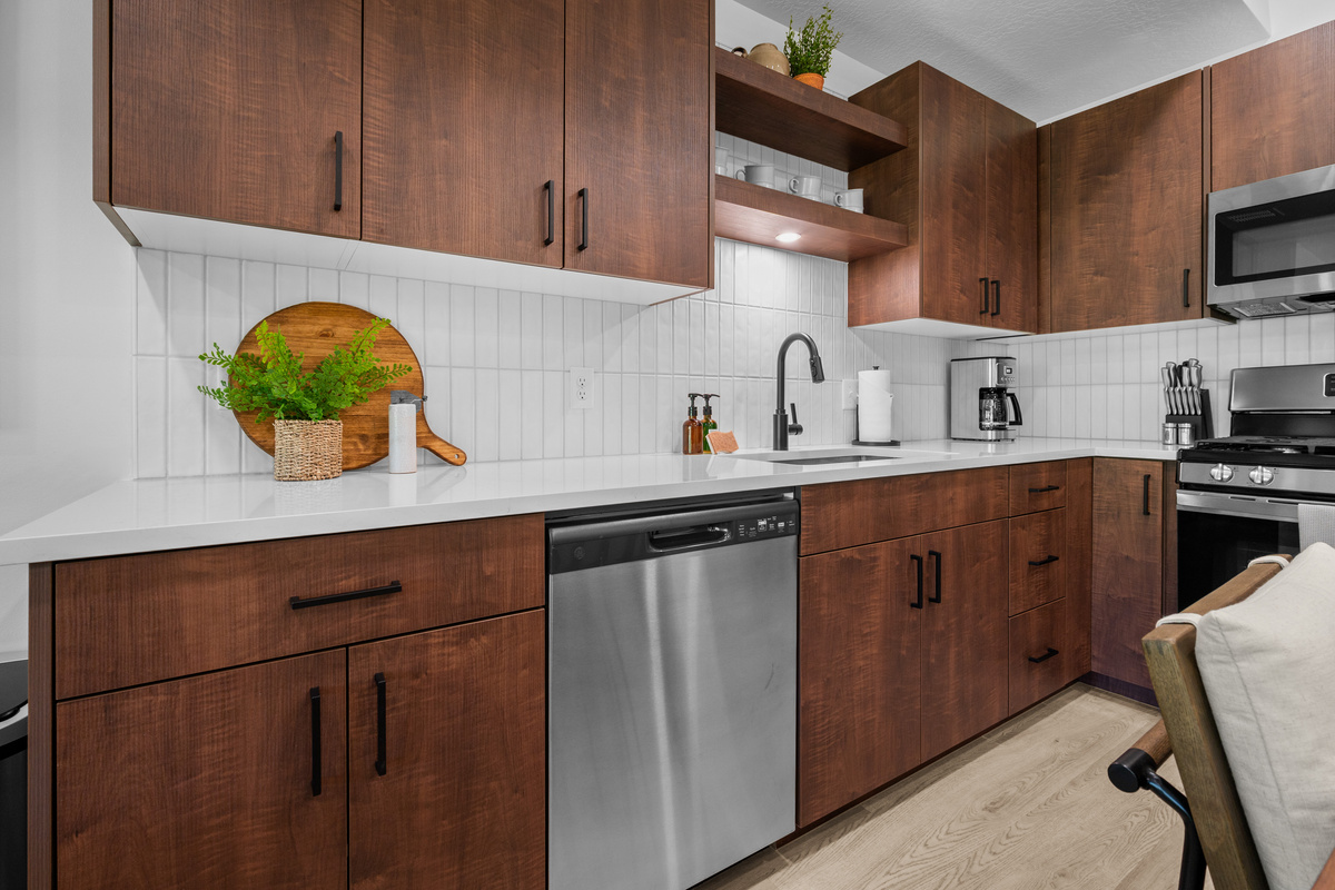 Plentiful space for preparing family meals