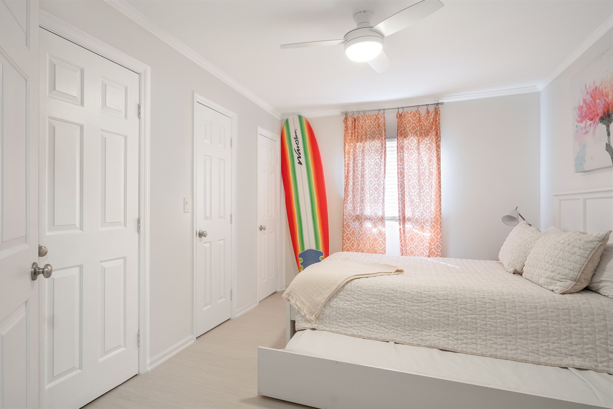 GUEST BEDROOM-QUEEN WITH TWIN TRUNDLE