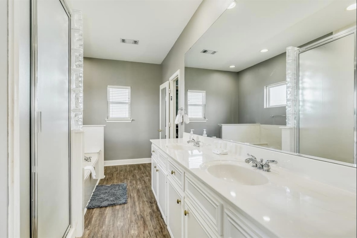 8372af340a944687b52535c9a9af8e7f Large | Beachhouse | Texas | TX | Vacation Homes | Galveston | Crystal Beach | Kokomo | Breezy Days | Beachfront Elegance | Sunrise Serenity | Southern Sands Property Management, LLC