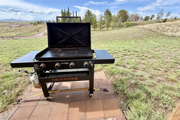 Blackstone griddle. Strapped down due to high winds.