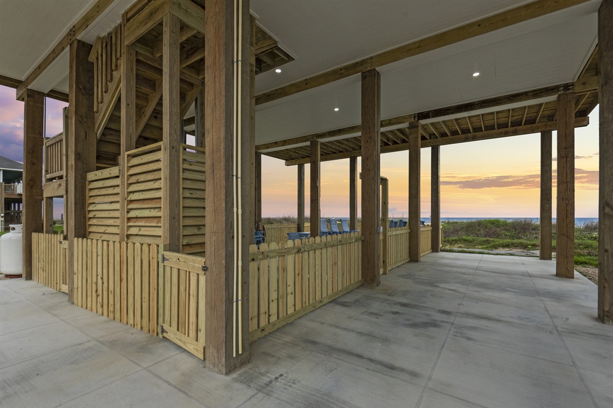 837a3fa5e6474a5b8344c43bb1b4e16a Large | Beachhouse | Texas | TX | Vacation Homes | Galveston | Crystal Beach | Kokomo | Breezy Days | Beachfront Elegance | Sunrise Serenity | Southern Sands Property Management, LLC