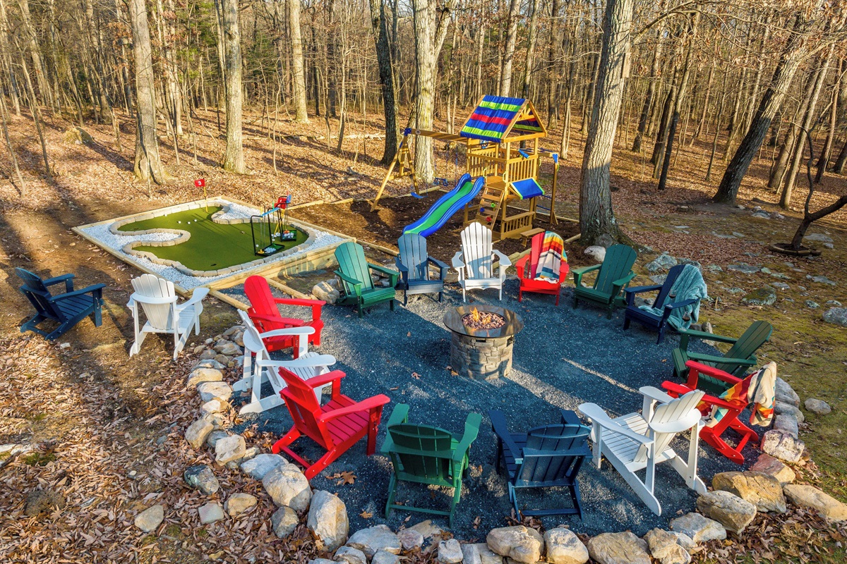 Do you see the neighbors behind? No