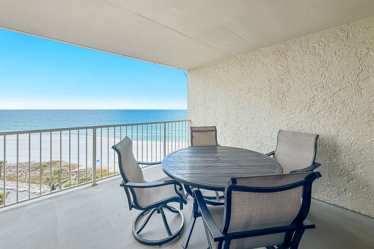 Enjoy your morning coffee or evening cocktails with the mesmerizing ocean as your backdrop.  This balcony is the perfect place to unwind.