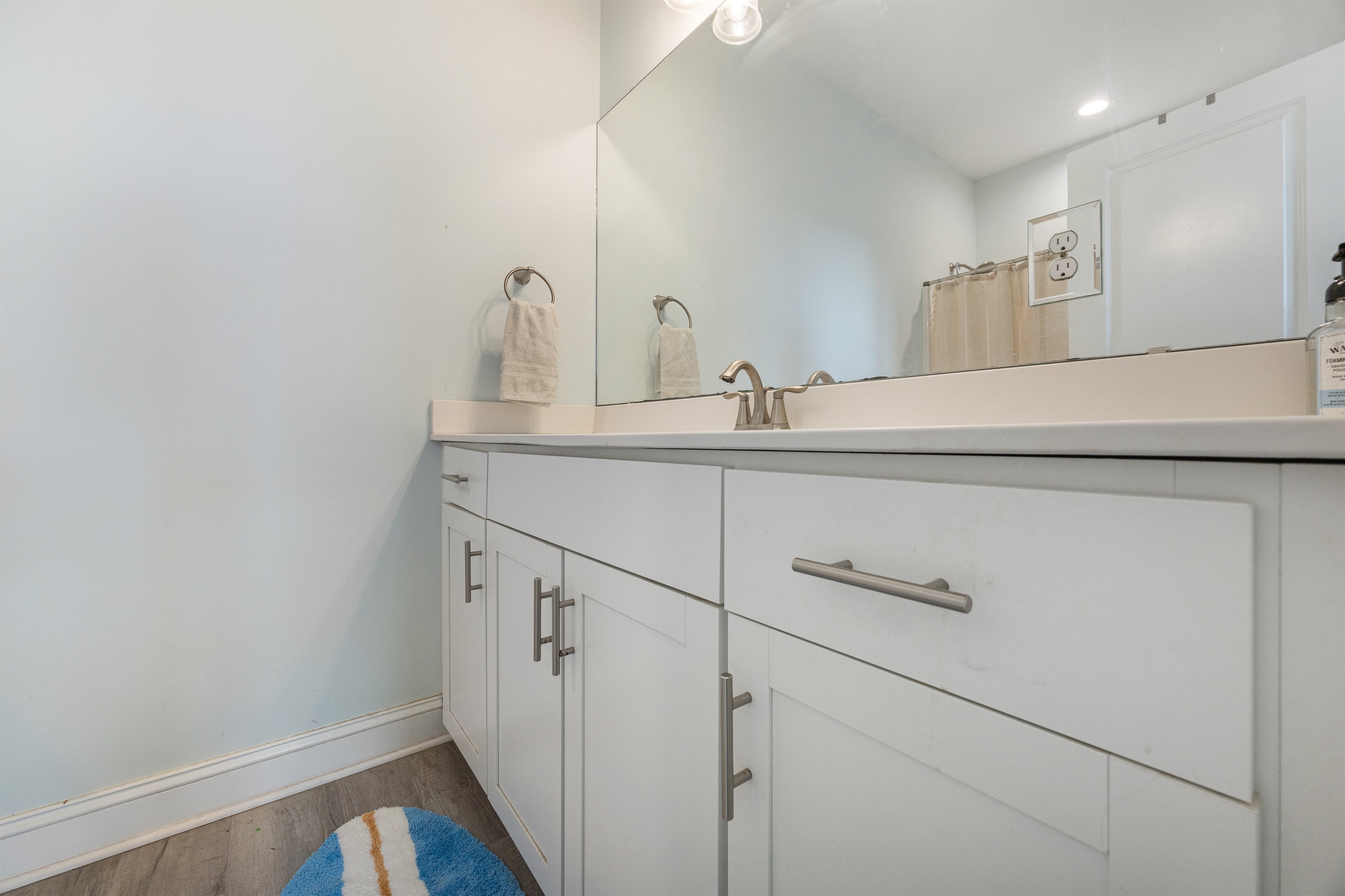 Dual sinks for family or friends