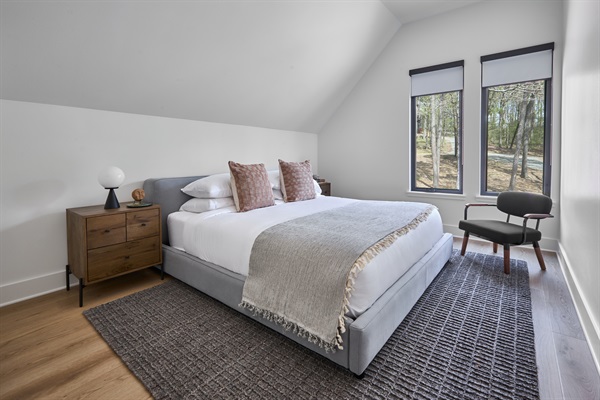 Designer touches meet everyday comfort in this peaceful retreat.