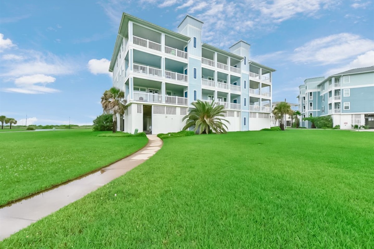 Toes In The SandLocated in Pointe West Pointe West Condos