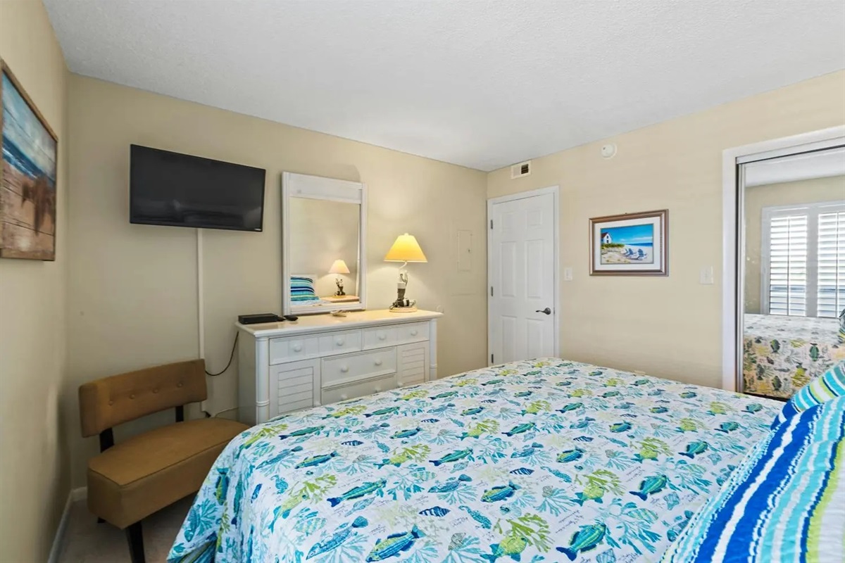 King bed in the spacious 2nd Bedroom