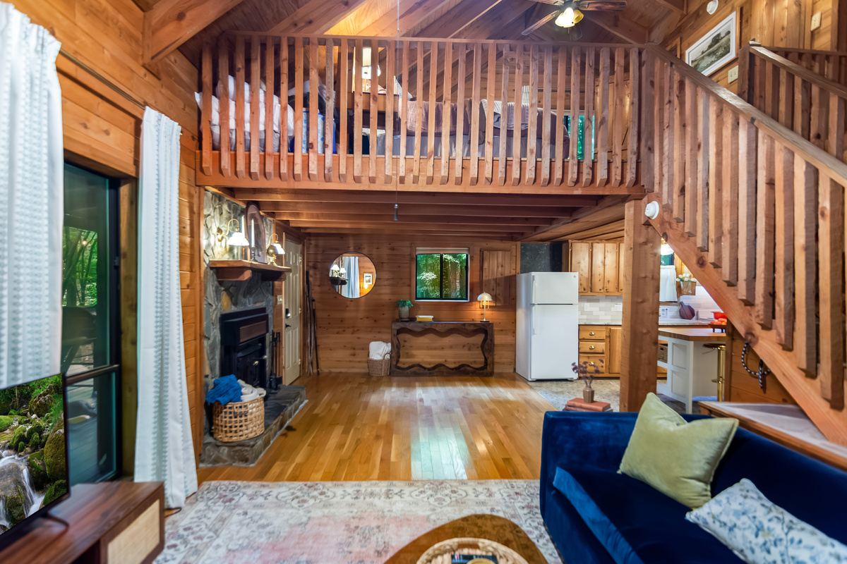 Living and TV area for you to enjoy your favorite shows in