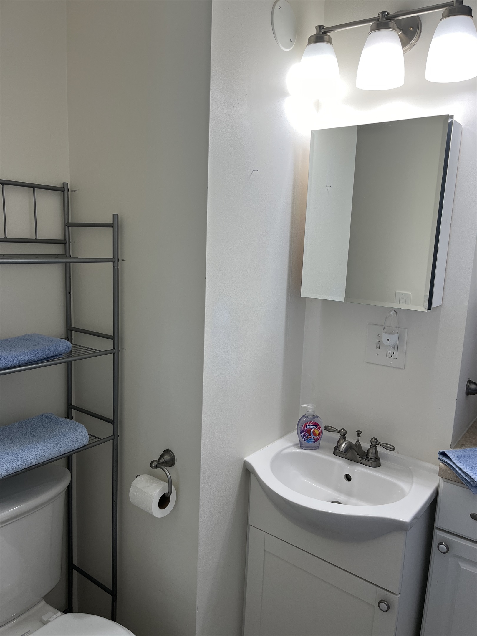 Bath with tub/shower