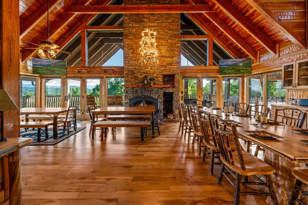 Dining room, Majestica Lodge