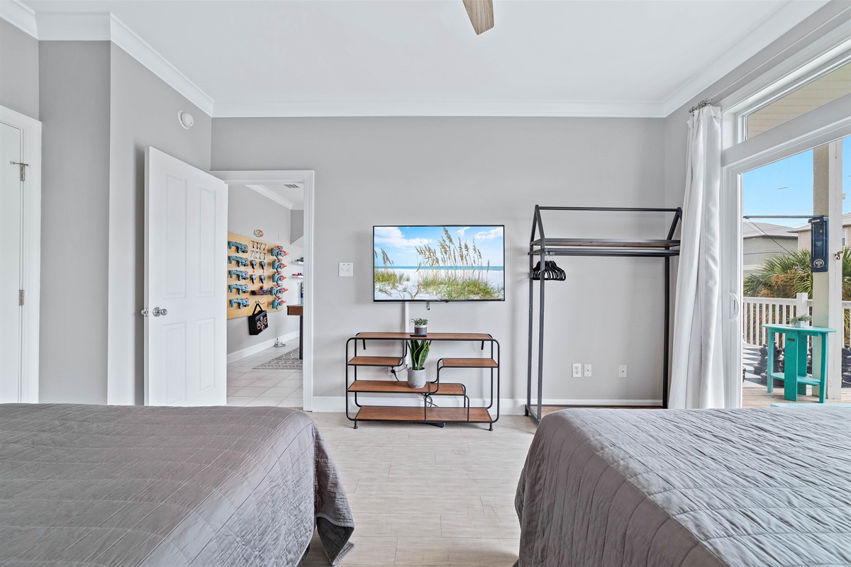 Who wants to stay in this room? With all the entertainment just outside your bedroom door.