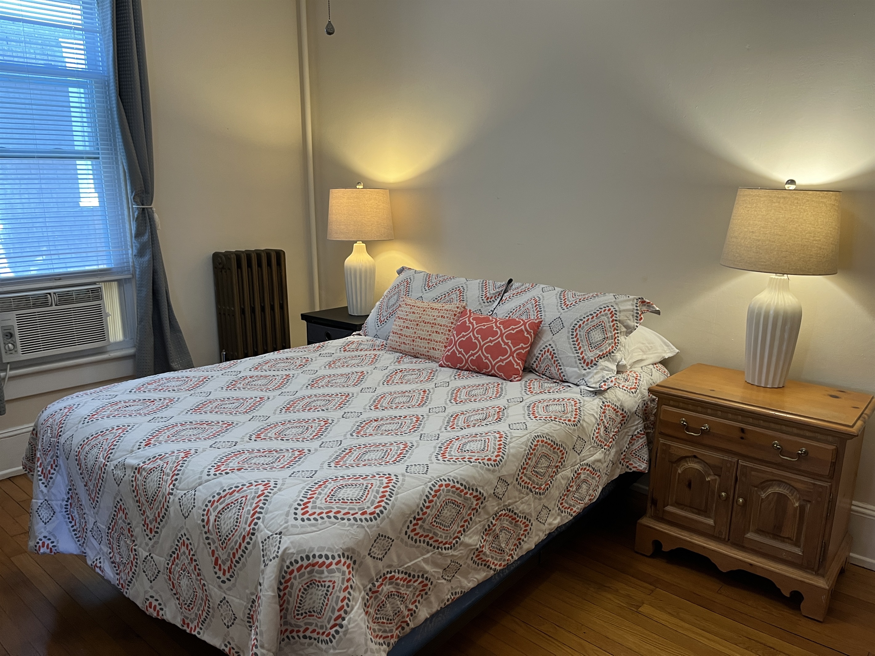 Queen bedroom #2