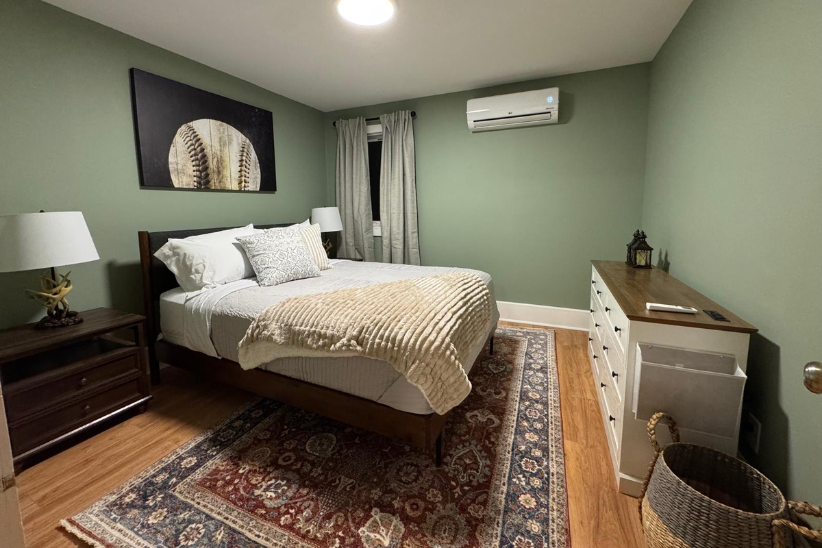 Cottage bedroom 1 with queen bed