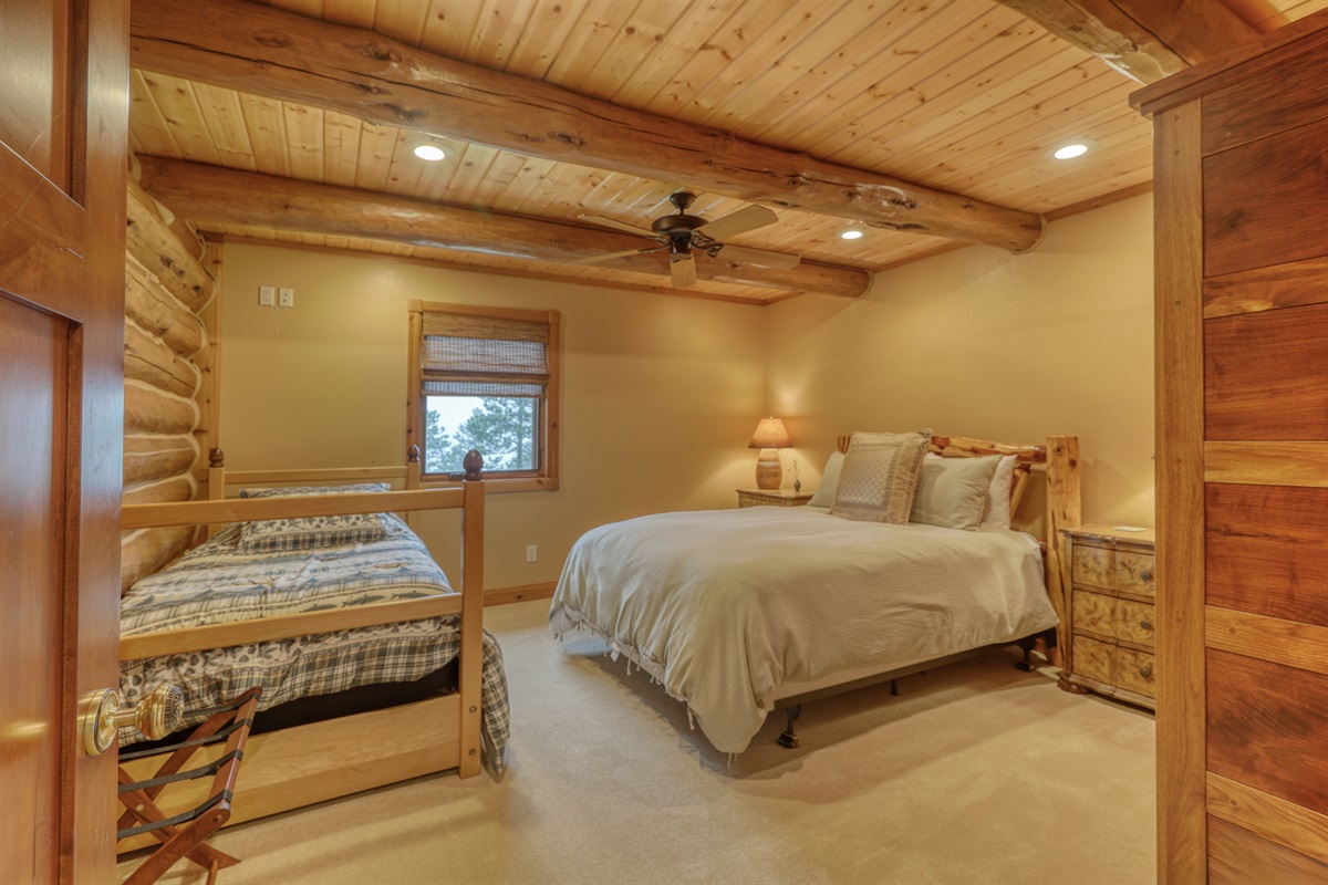 Queen and Twin Room
