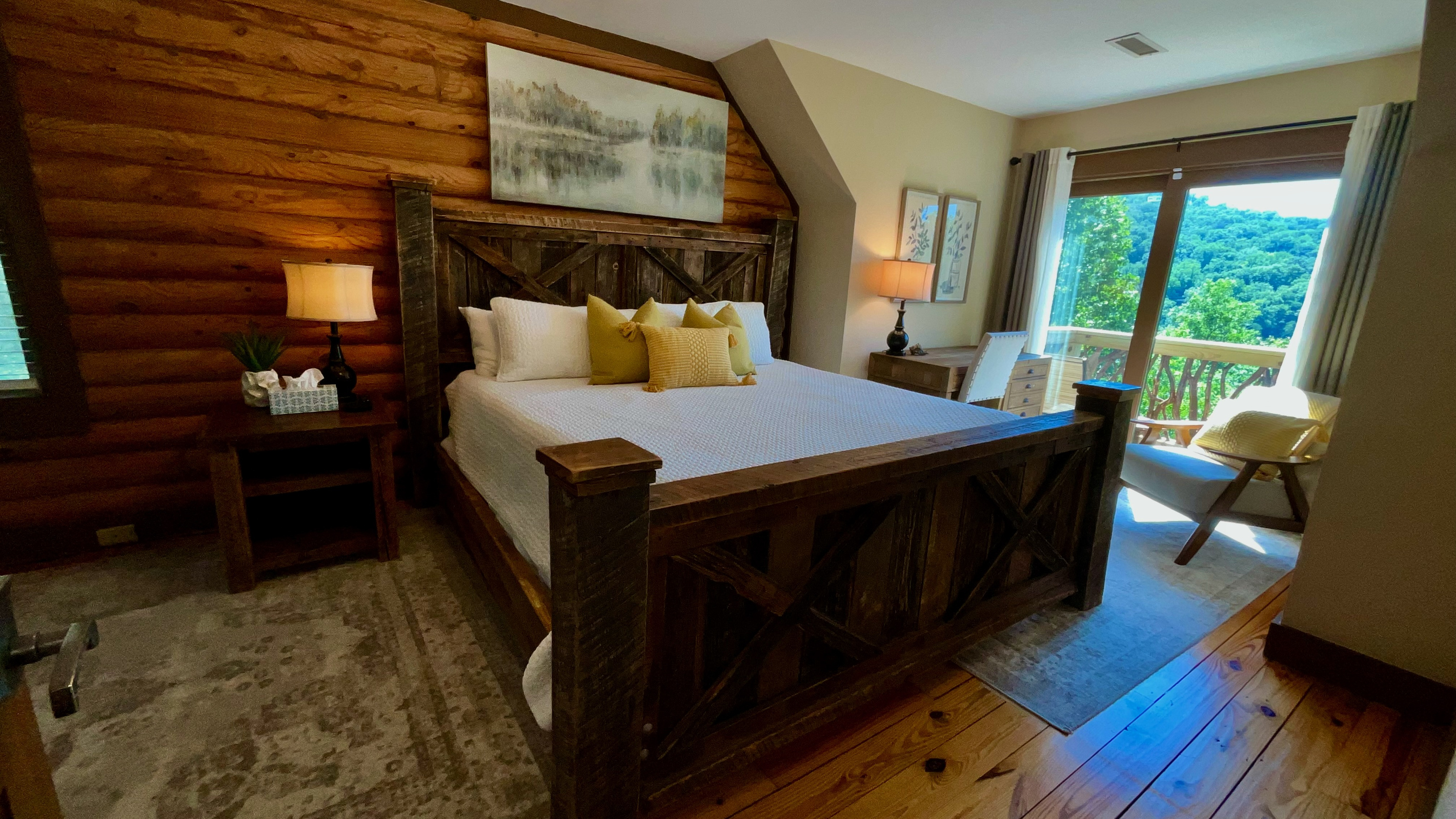 Upper Level Bedroom (King Bed) with Shared Bath